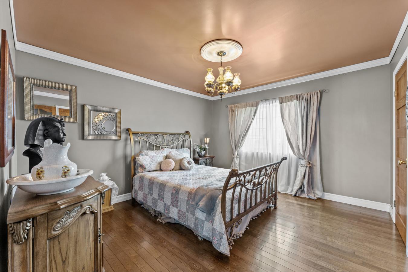 Granby, Estrie, J2H2J7, Canada, 4 Bedrooms Bedrooms, ,2 BathroomsBathrooms,Residential,For Sale,1902876