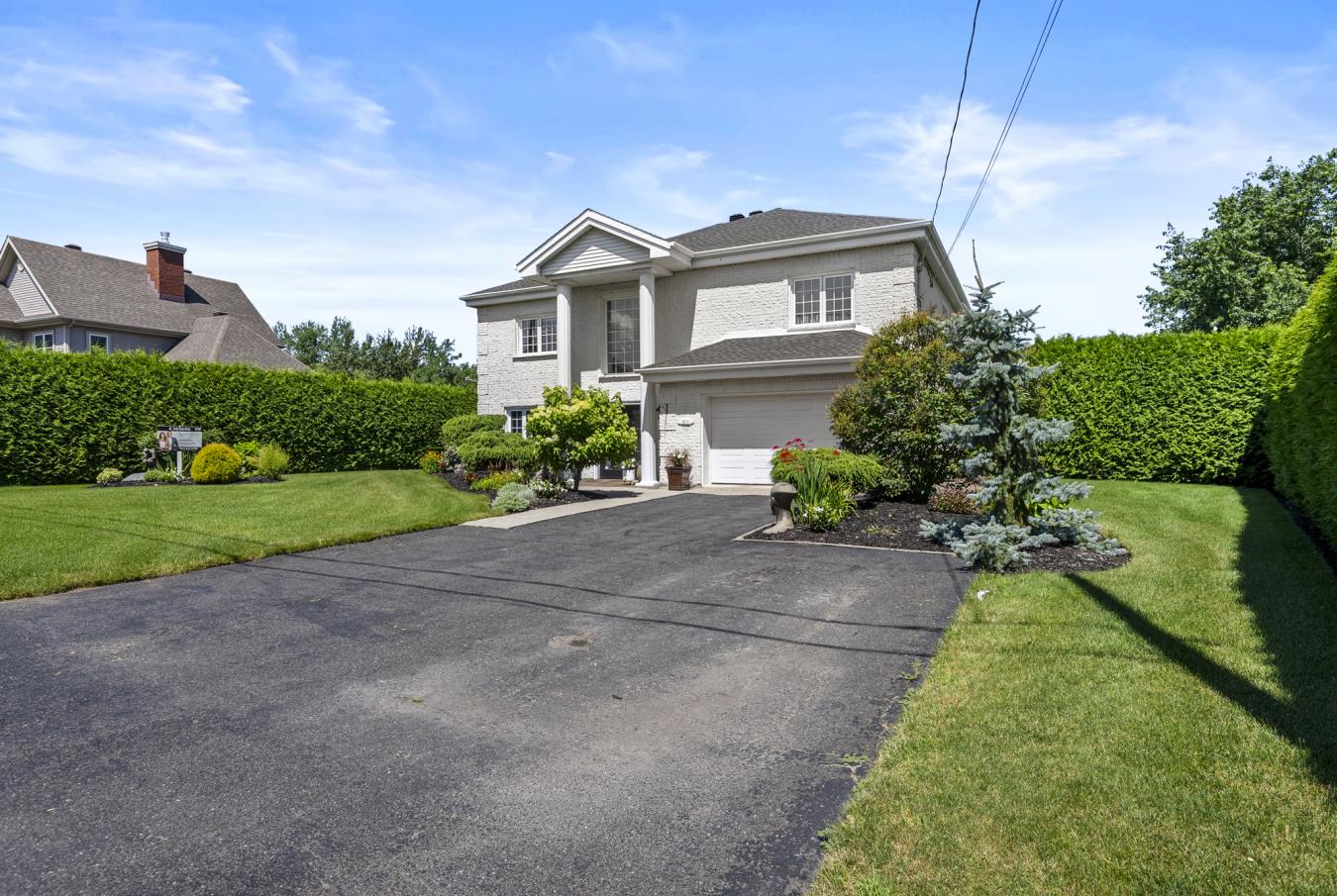 Granby, Estrie, J2H2J7, Canada, 4 Bedrooms Bedrooms, ,2 BathroomsBathrooms,Residential,For Sale,1902876
