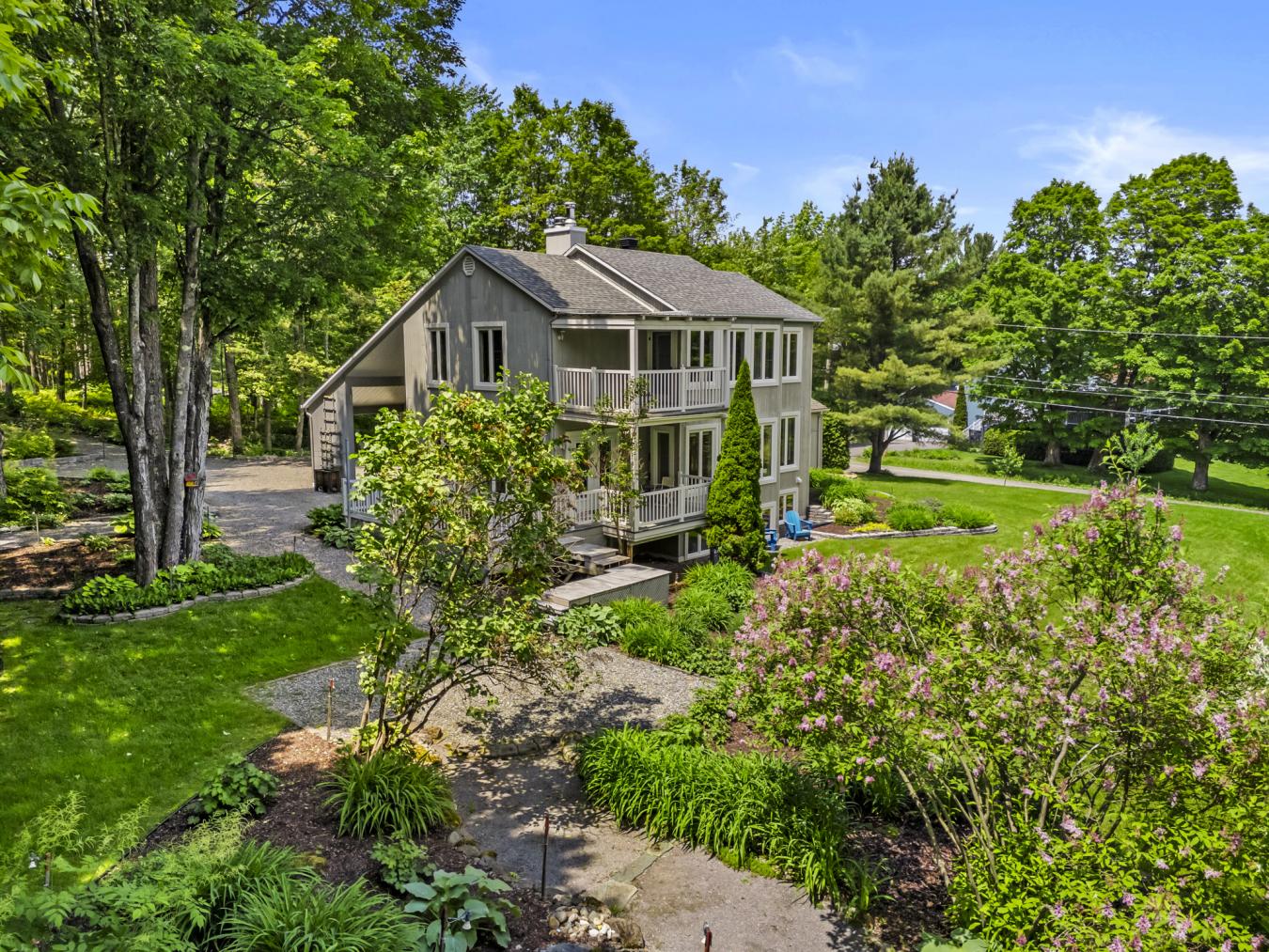 Magog, Estrie, J1X6E6, Canada, 4 Bedrooms Bedrooms, ,2 BathroomsBathrooms,Residential,For Sale,1902874