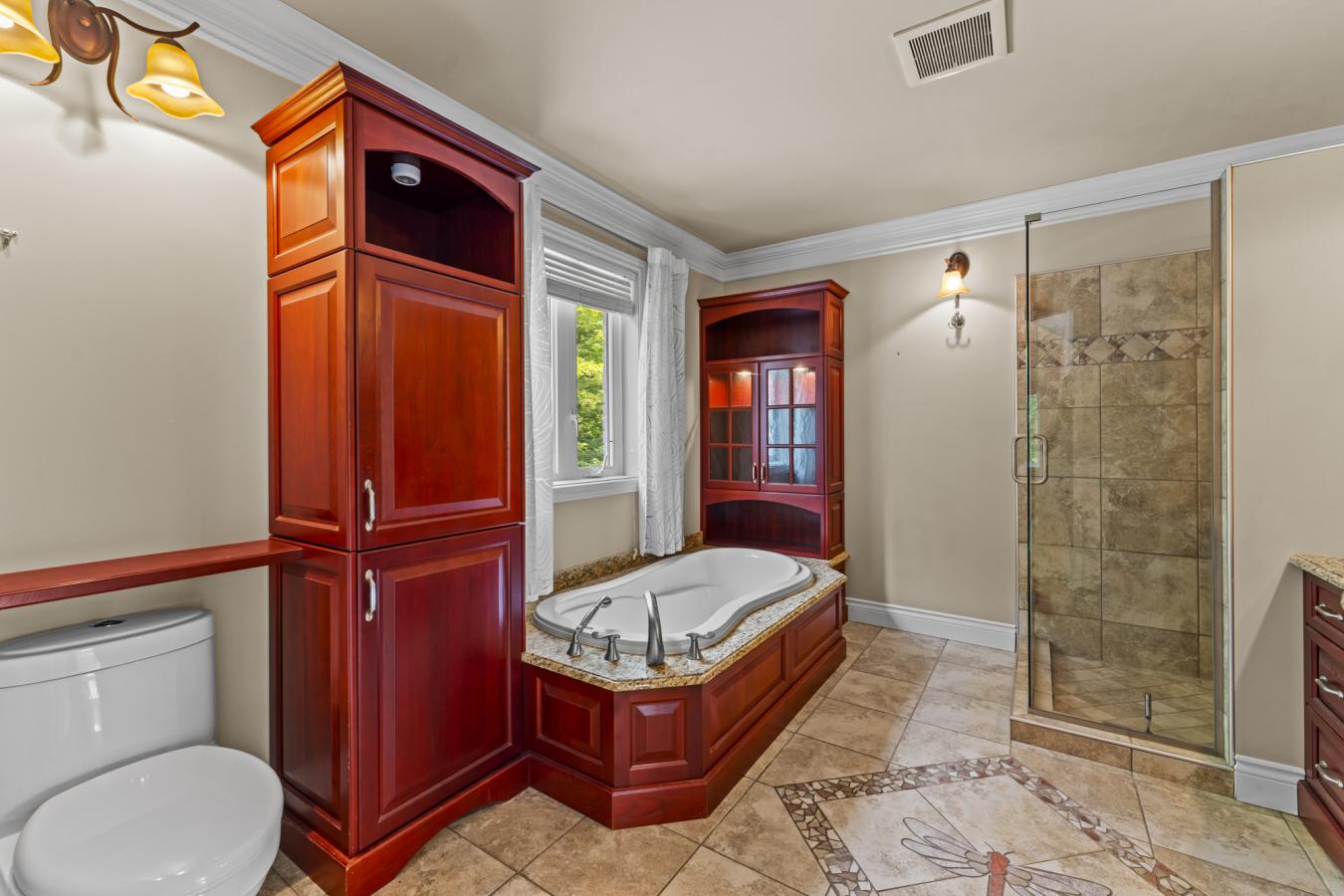 Magog, Estrie, J1X6E6, Canada, 4 Bedrooms Bedrooms, ,2 BathroomsBathrooms,Residential,For Sale,1902874