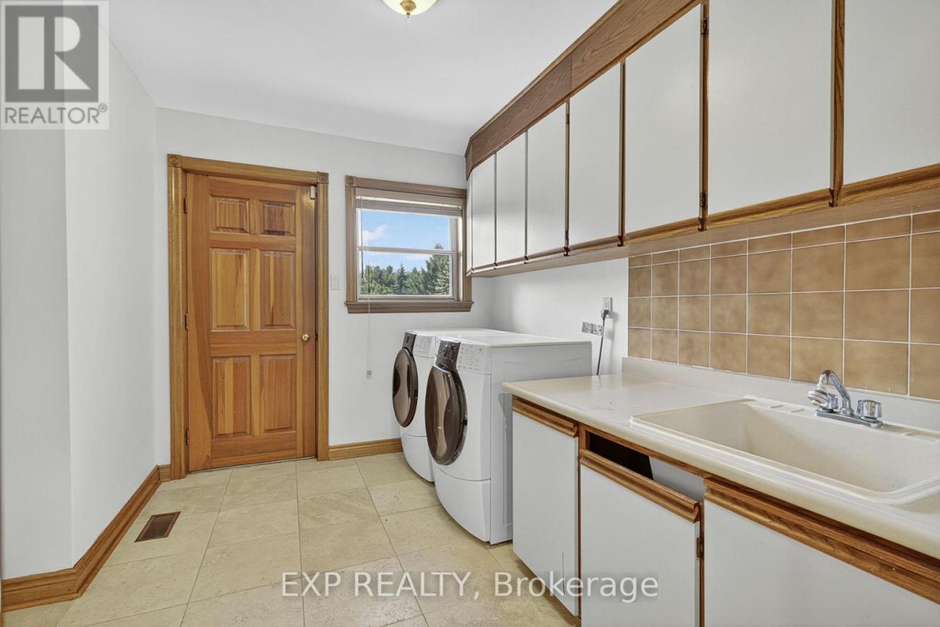 Vaughan (Kleinburg), ON, L4L1A6, Canada, 4 Bedrooms Bedrooms, ,3 BathroomsBathrooms,Residential,For Sale,1902873