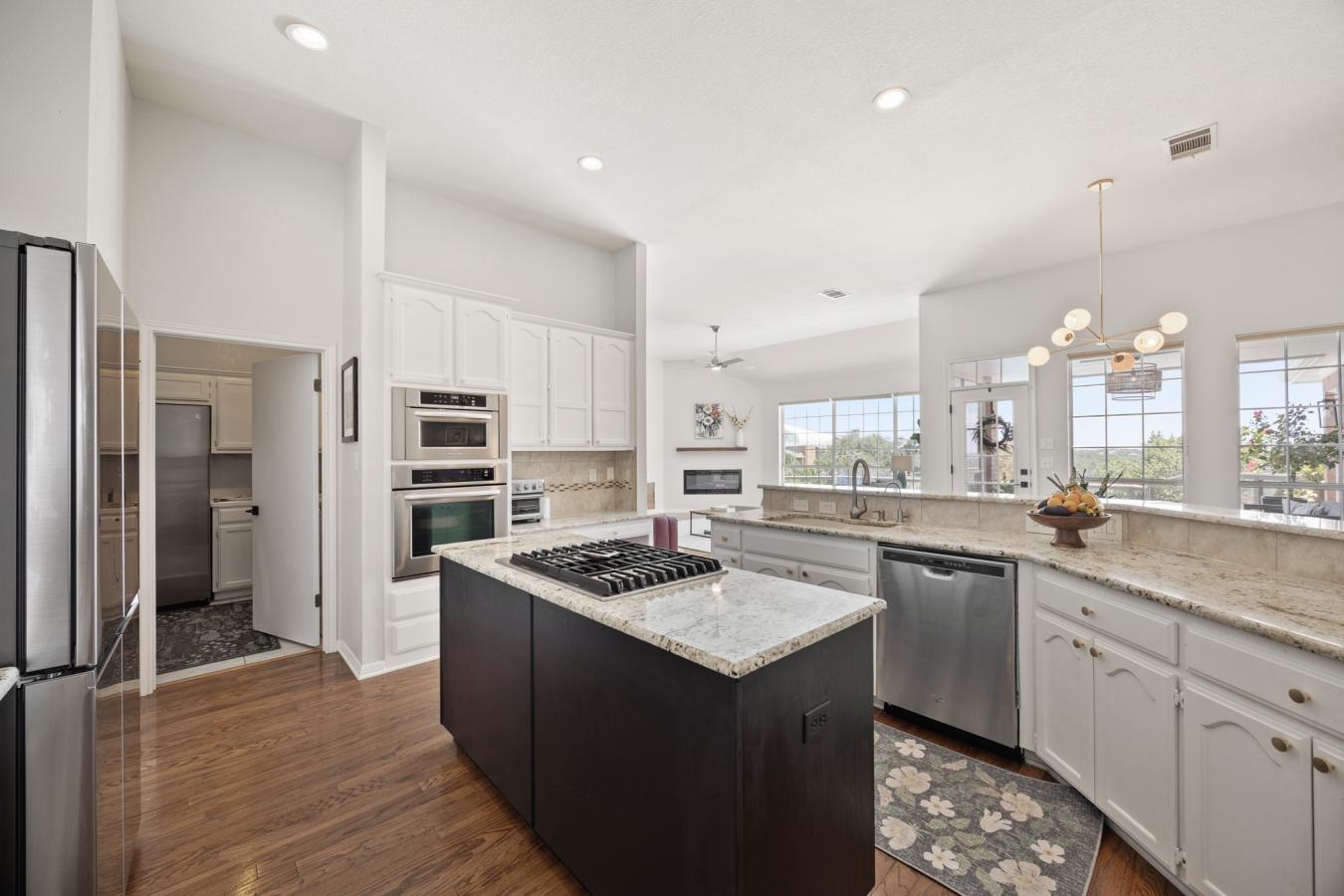 Austin, Travis, 78730, United States, 4 Bedrooms Bedrooms, ,3 BathroomsBathrooms,Residential,For Sale,1904094