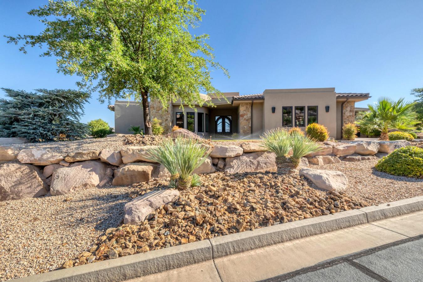 St George, Washington, 84790, United States, 4 Bedrooms Bedrooms, ,3 BathroomsBathrooms,Residential,For Sale,1926856