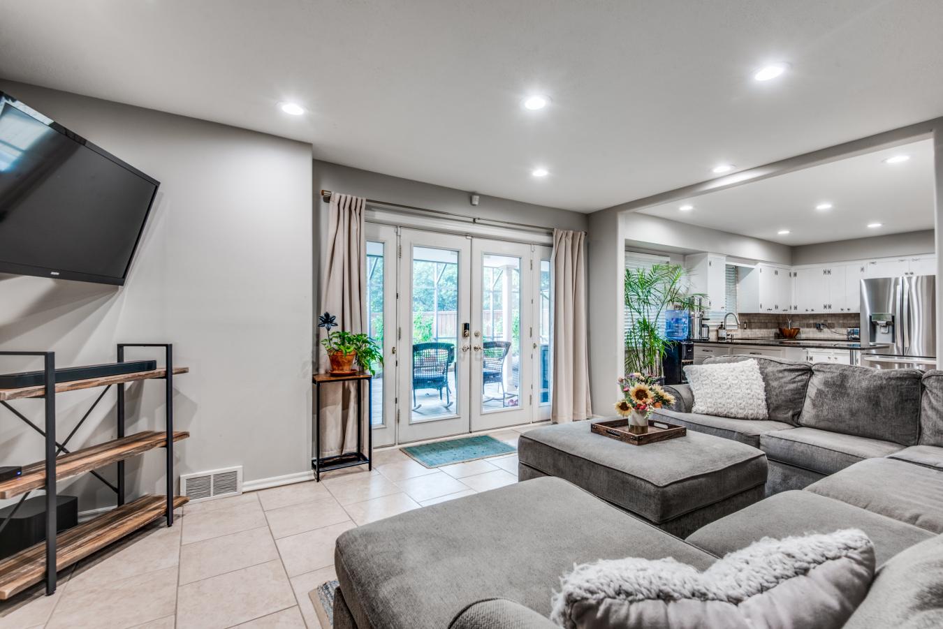 Dallas, Dallas, 75214, United States, 3 Bedrooms Bedrooms, ,-2 BathroomBathrooms,Residential,For Sale,1904086