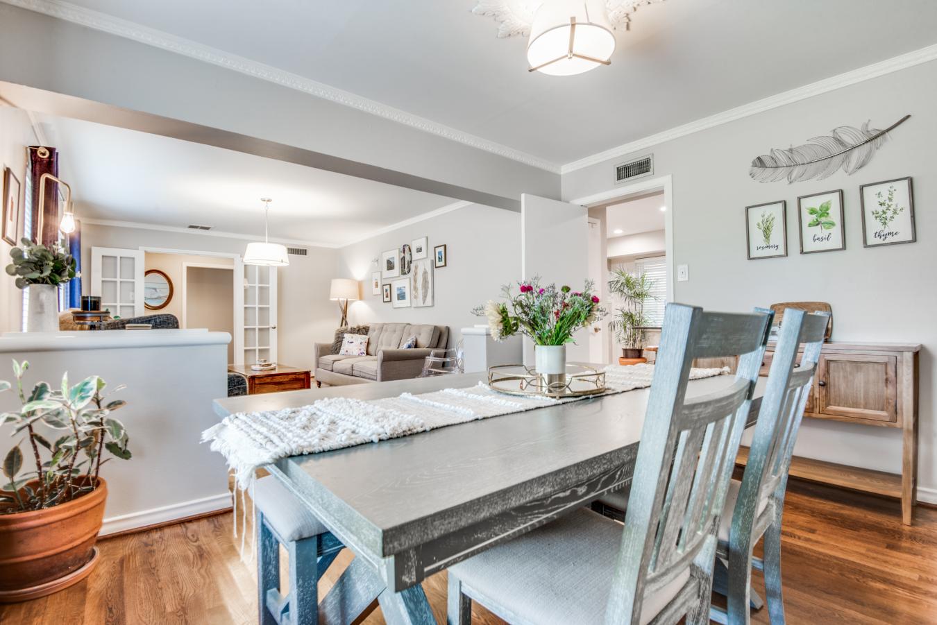 Dallas, Dallas, 75214, United States, 3 Bedrooms Bedrooms, ,-2 BathroomBathrooms,Residential,For Sale,1904086