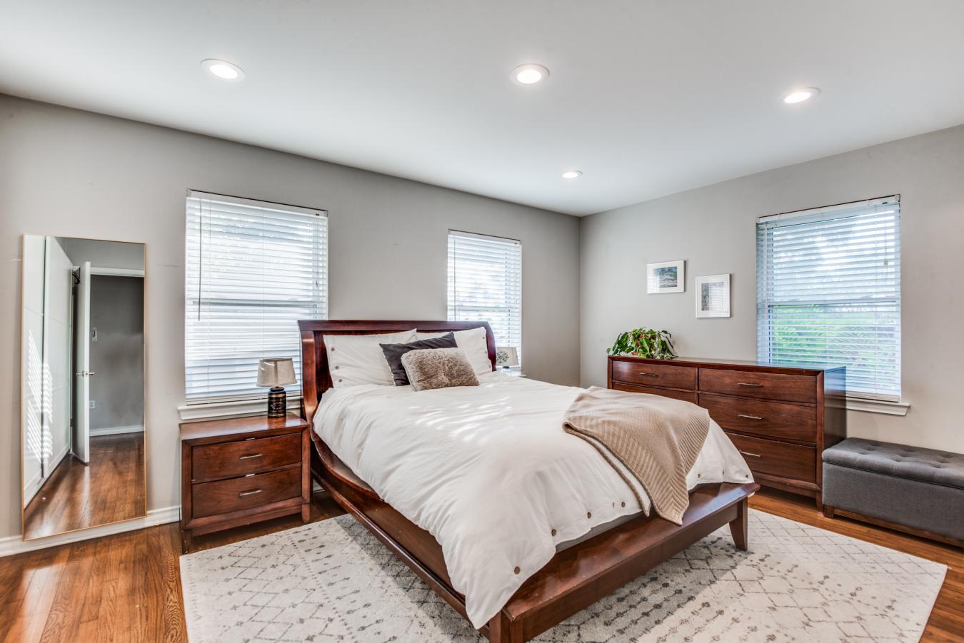 Dallas, Dallas, 75214, United States, 3 Bedrooms Bedrooms, ,-2 BathroomBathrooms,Residential,For Sale,1904086