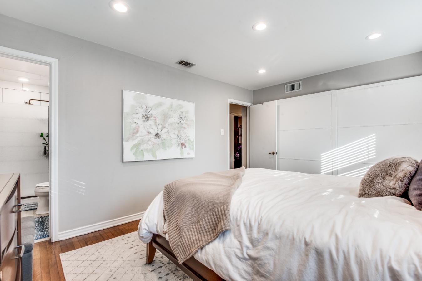 Dallas, Dallas, 75214, United States, 3 Bedrooms Bedrooms, ,-2 BathroomBathrooms,Residential,For Sale,1904086
