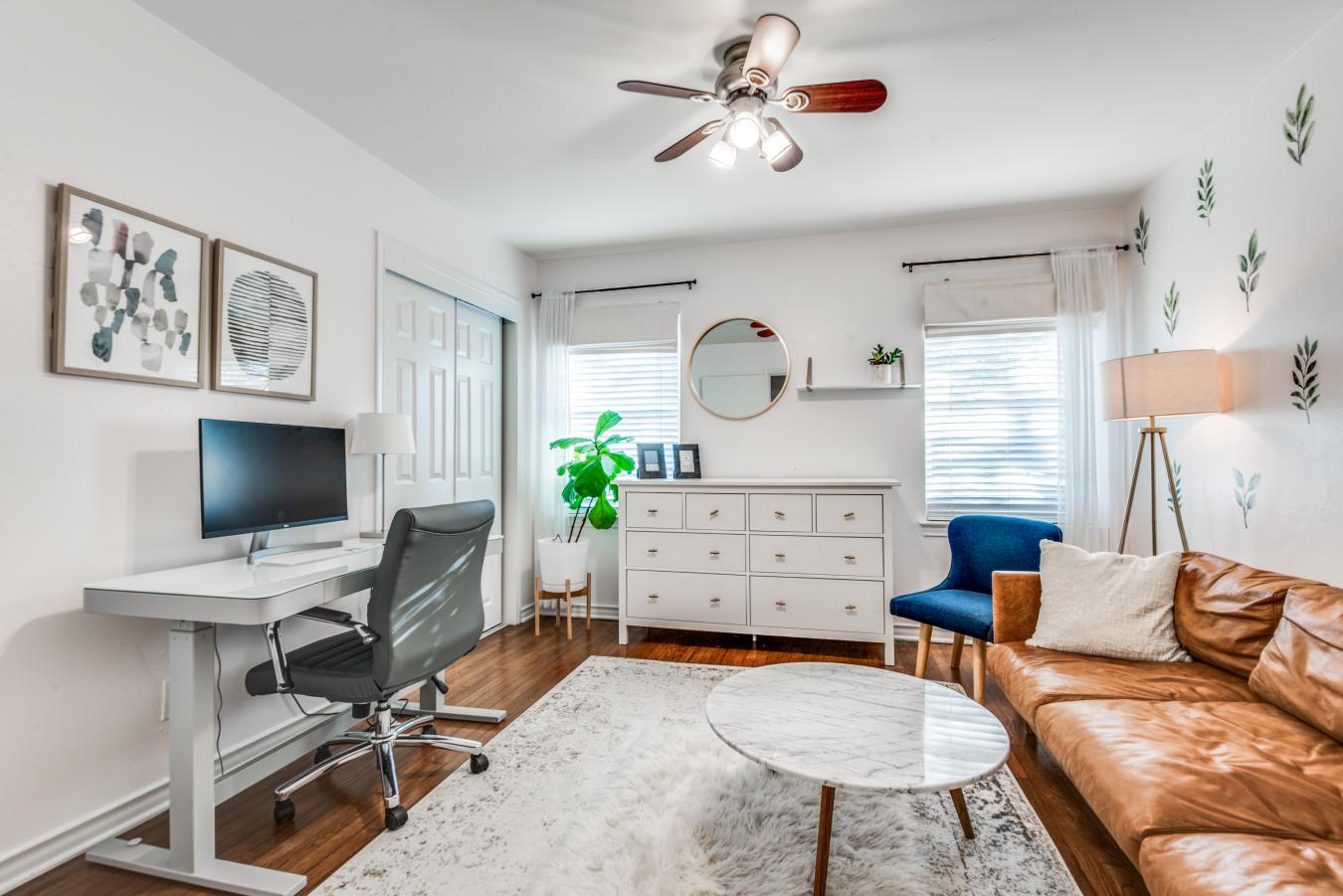 Dallas, Dallas, 75214, United States, 3 Bedrooms Bedrooms, ,-2 BathroomBathrooms,Residential,For Sale,1904086