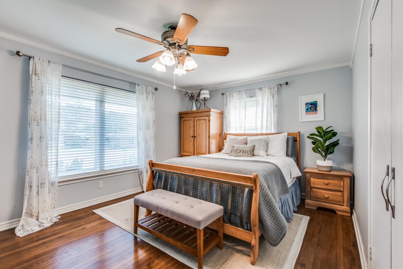 Dallas, Dallas, 75214, United States, 3 Bedrooms Bedrooms, ,-2 BathroomBathrooms,Residential,For Sale,1904086
