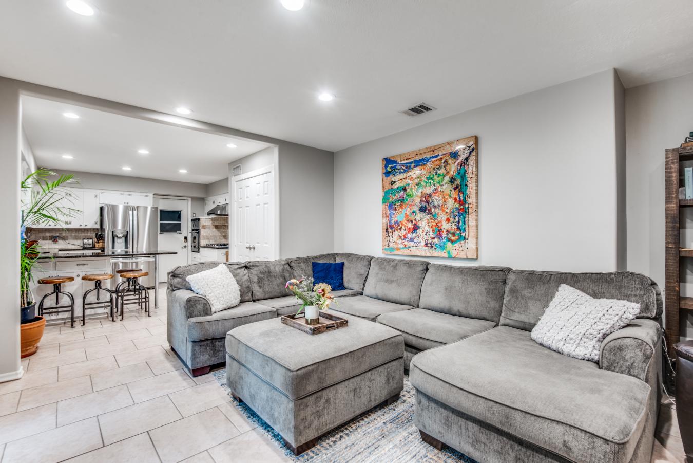 Dallas, Dallas, 75214, United States, 3 Bedrooms Bedrooms, ,-2 BathroomBathrooms,Residential,For Sale,1904086