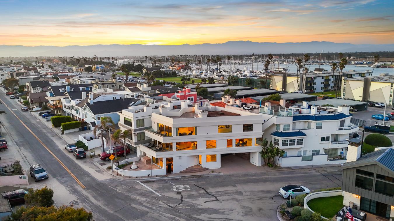 Oxnard, California, 93035, United States, 3 Bedrooms Bedrooms, ,4 BathroomsBathrooms,Residential,For Sale,1902868