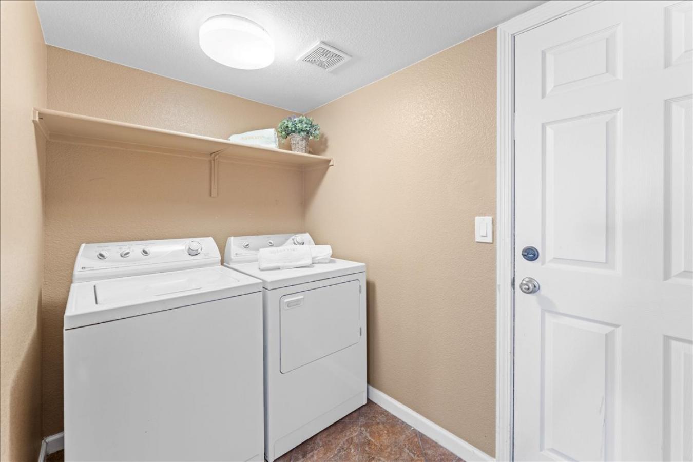 Stockton, San Joaquin, 95212, United States, 6 Bedrooms Bedrooms, ,3 BathroomsBathrooms,Residential,For Sale,1959886