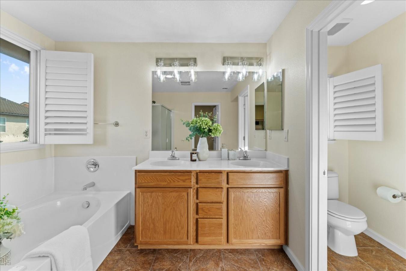 Stockton, San Joaquin, 95212, United States, 6 Bedrooms Bedrooms, ,3 BathroomsBathrooms,Residential,For Sale,1959886