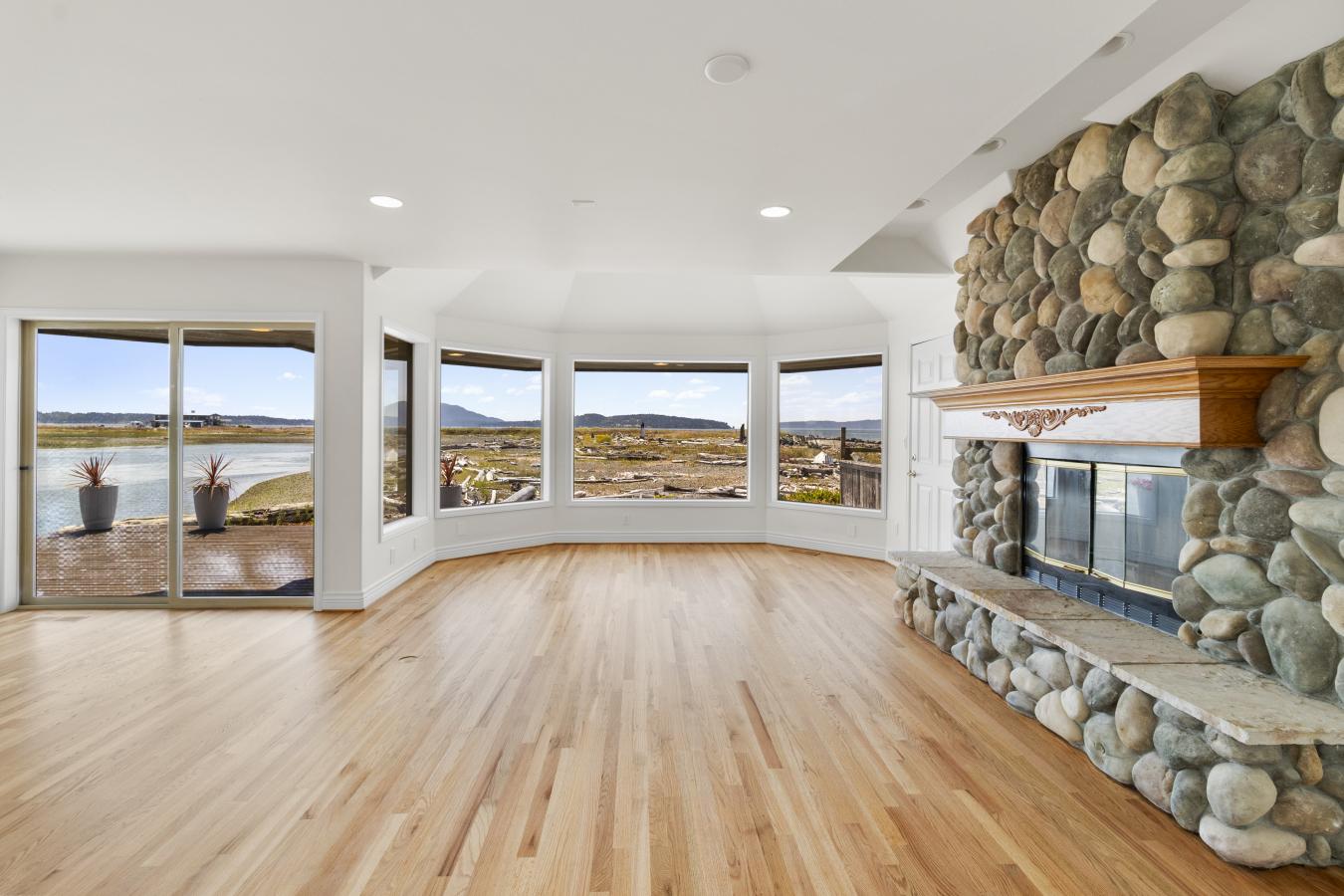 Ferndale, Washington, 98248, United States, 3 Bedrooms Bedrooms, ,2 BathroomsBathrooms,Residential,For Sale,1904080