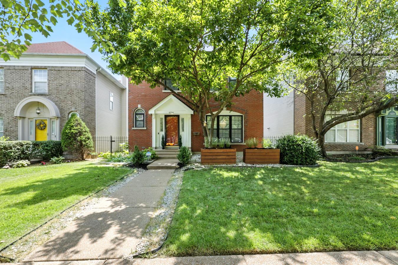 4224 Westminster Place, St Louis, St Louis City, 63108, United States, 2 Bedrooms Bedrooms, ,2 BathroomsBathrooms,Residential,For Sale,4224 Westminster Place,25049934