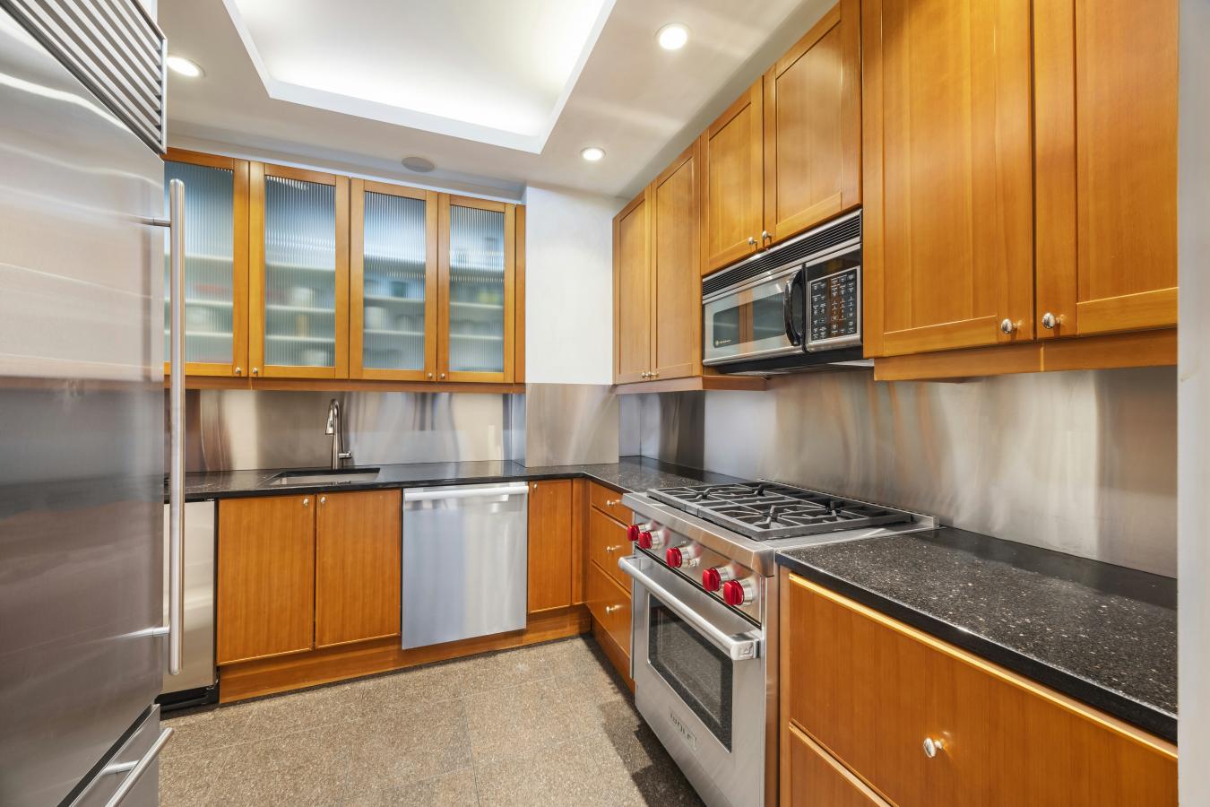 New York, New York, 10021, United States, 3 Bedrooms Bedrooms, ,3 BathroomsBathrooms,Residential,For Sale,1904076