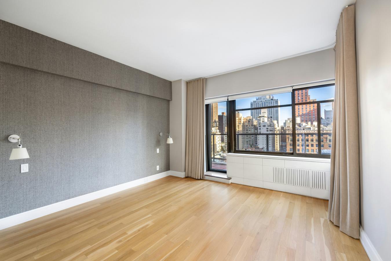 New York, New York, 10021, United States, 3 Bedrooms Bedrooms, ,3 BathroomsBathrooms,Residential,For Sale,1904076