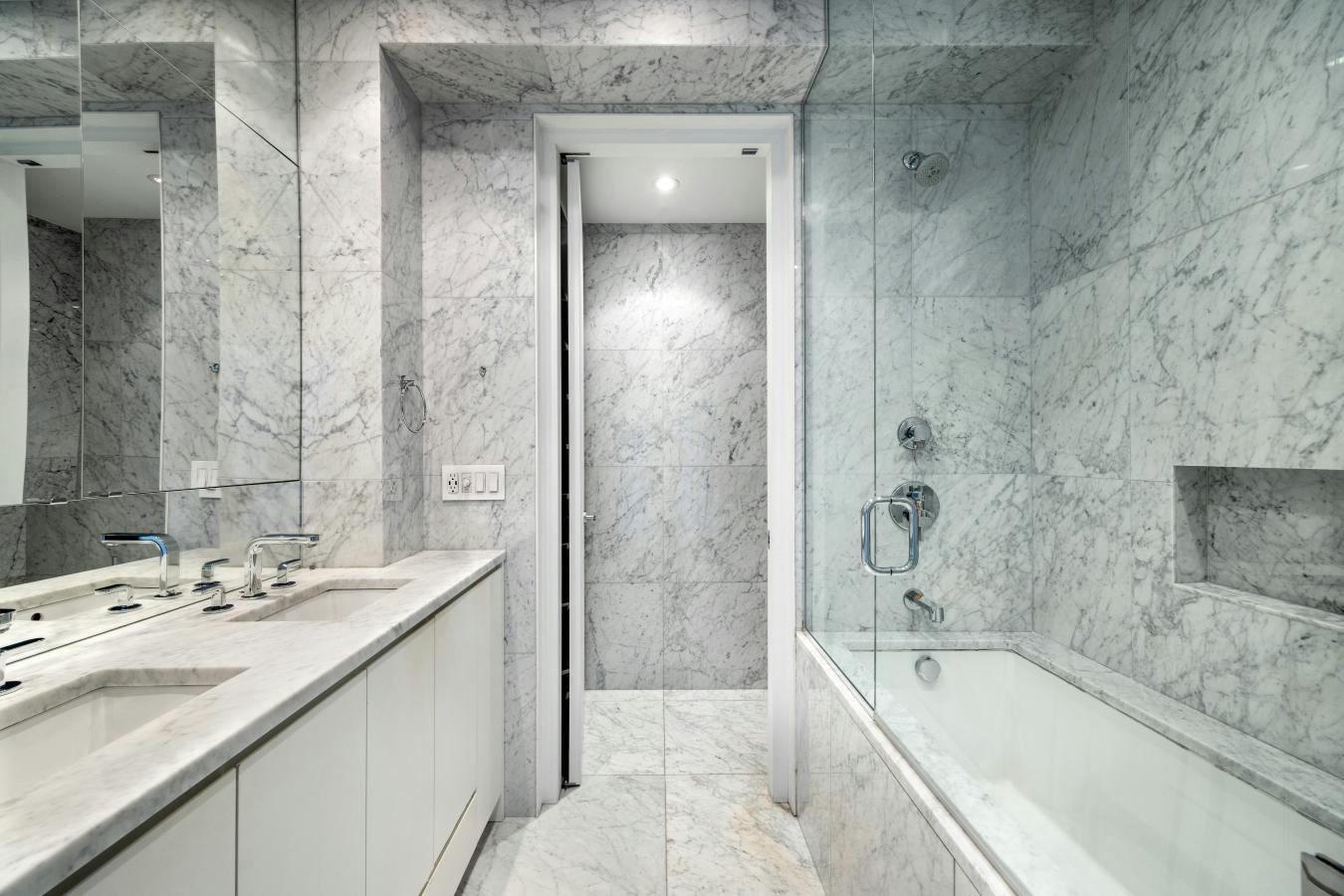 New York, New York, 10021, United States, 3 Bedrooms Bedrooms, ,3 BathroomsBathrooms,Residential,For Sale,1904076