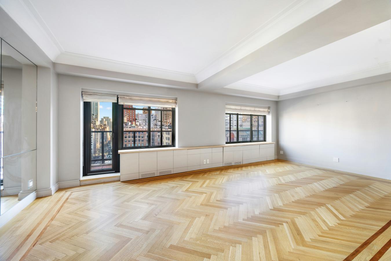 New York, New York, 10021, United States, 3 Bedrooms Bedrooms, ,3 BathroomsBathrooms,Residential,For Sale,1904076