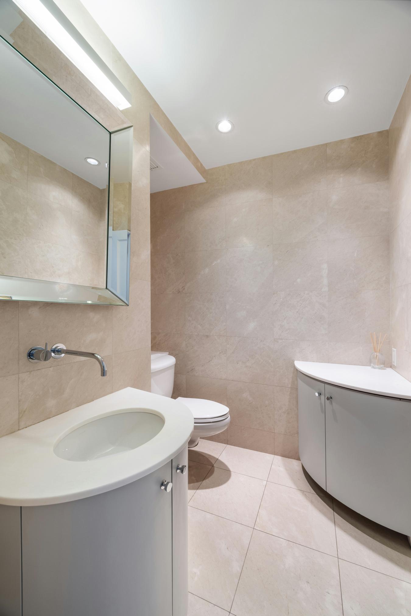 New York, New York, 10021, United States, 3 Bedrooms Bedrooms, ,3 BathroomsBathrooms,Residential,For Sale,1904076