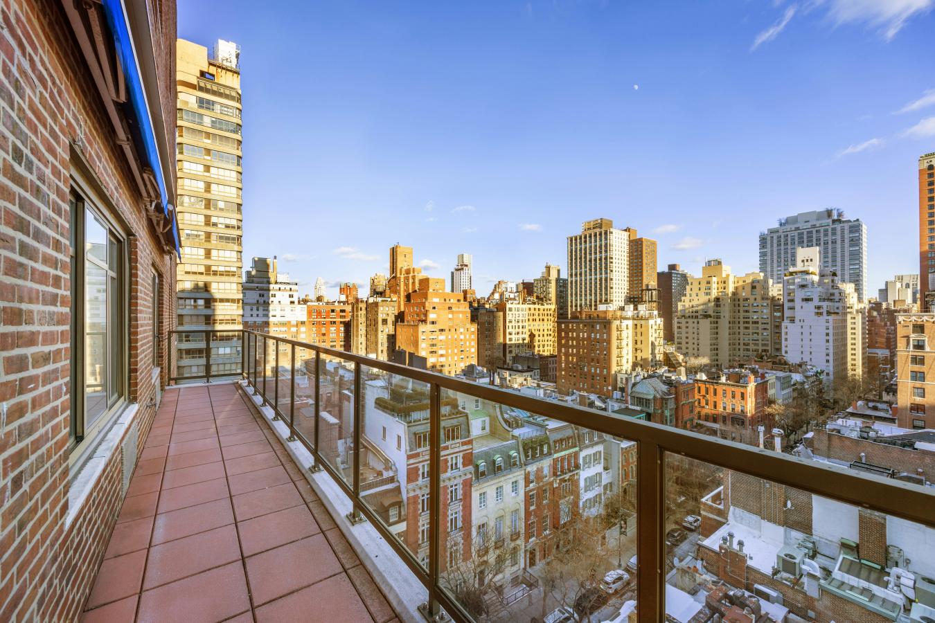 New York, New York, 10021, United States, 3 Bedrooms Bedrooms, ,3 BathroomsBathrooms,Residential,For Sale,1904076