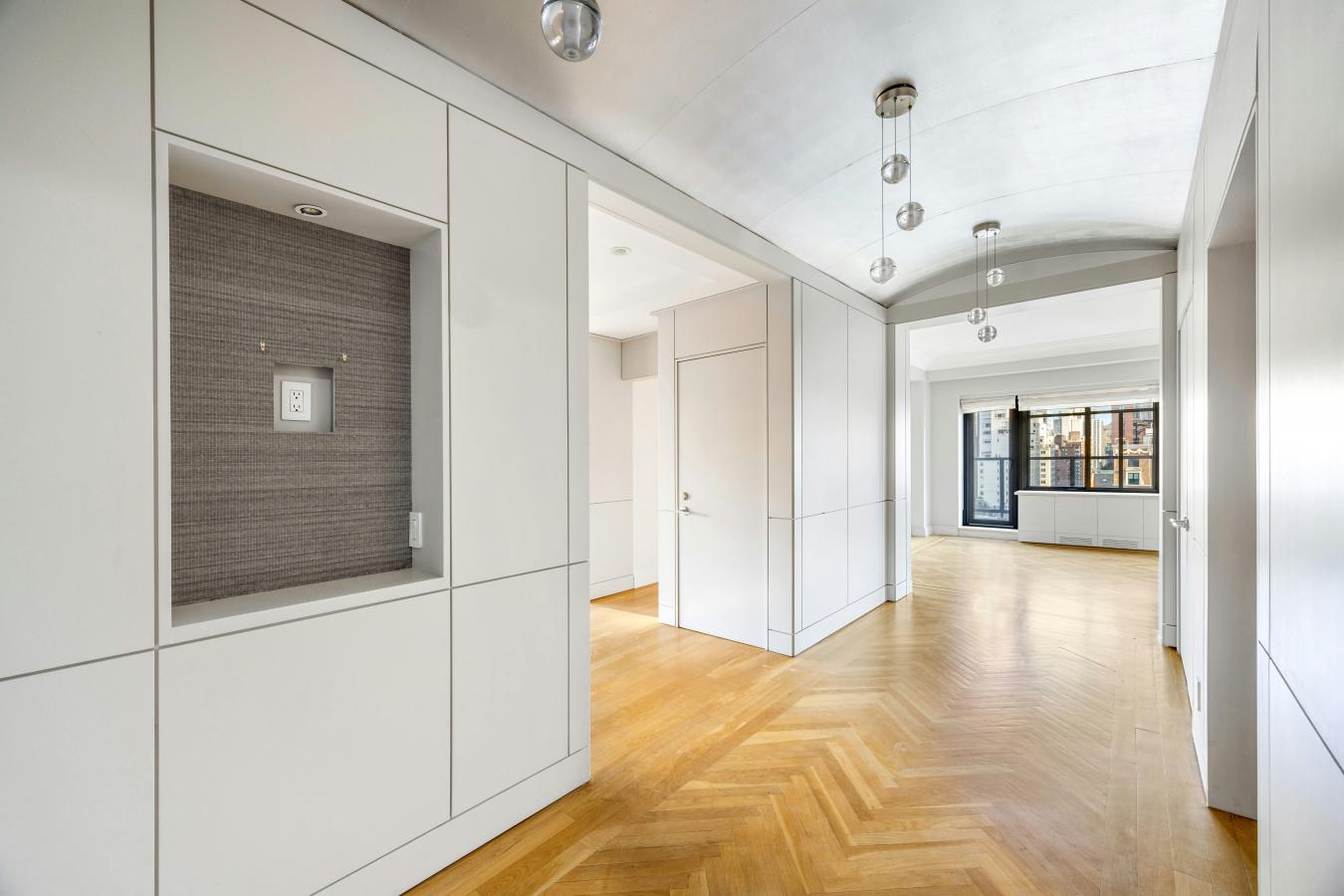 New York, New York, 10021, United States, 3 Bedrooms Bedrooms, ,3 BathroomsBathrooms,Residential,For Sale,1904076