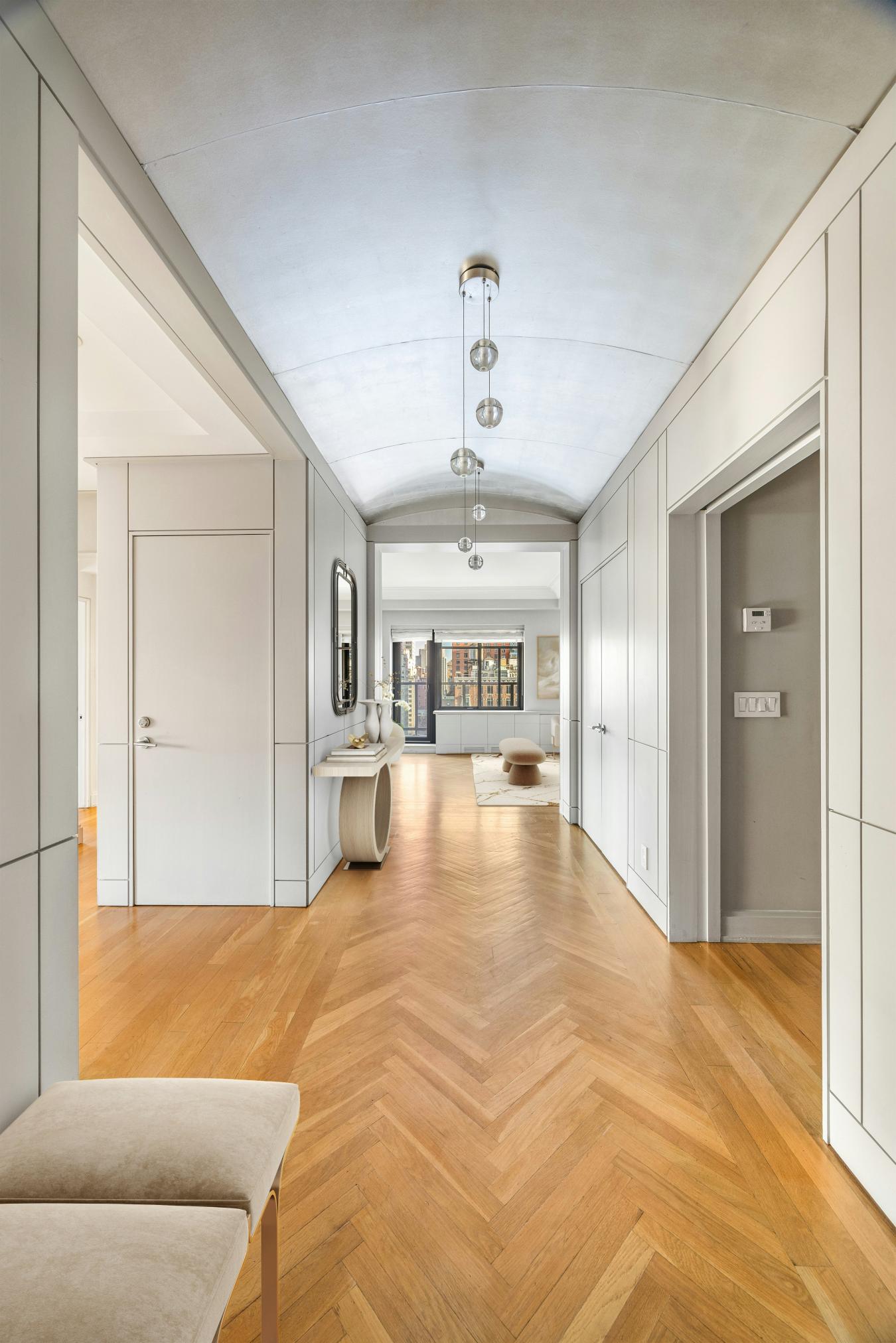 New York, New York, 10021, United States, 3 Bedrooms Bedrooms, ,3 BathroomsBathrooms,Residential,For Sale,1904076