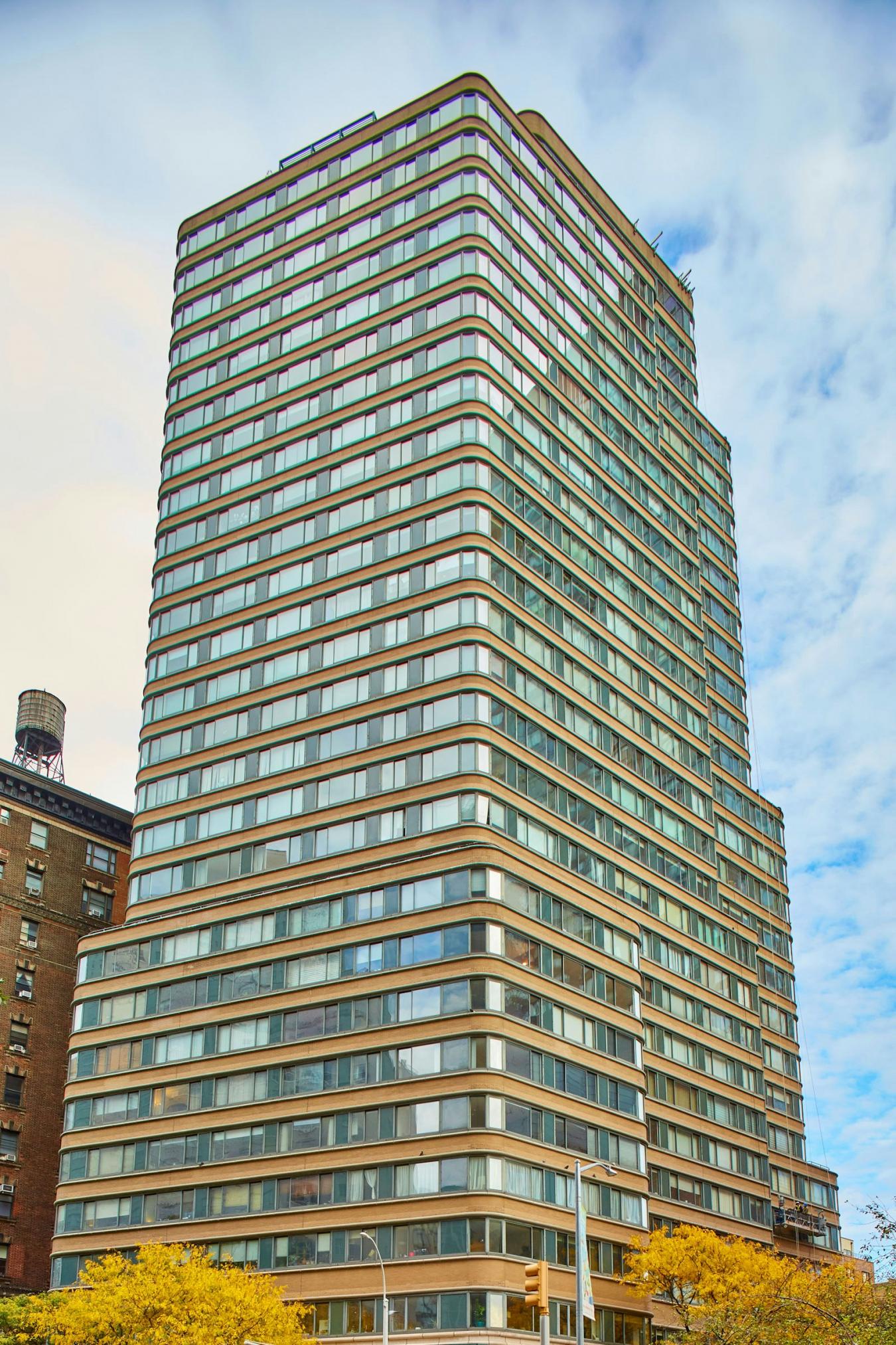New York, New York, 10023, United States, 1 Bedroom Bedrooms, ,1 BathroomBathrooms,Residential,For Sale,1904072