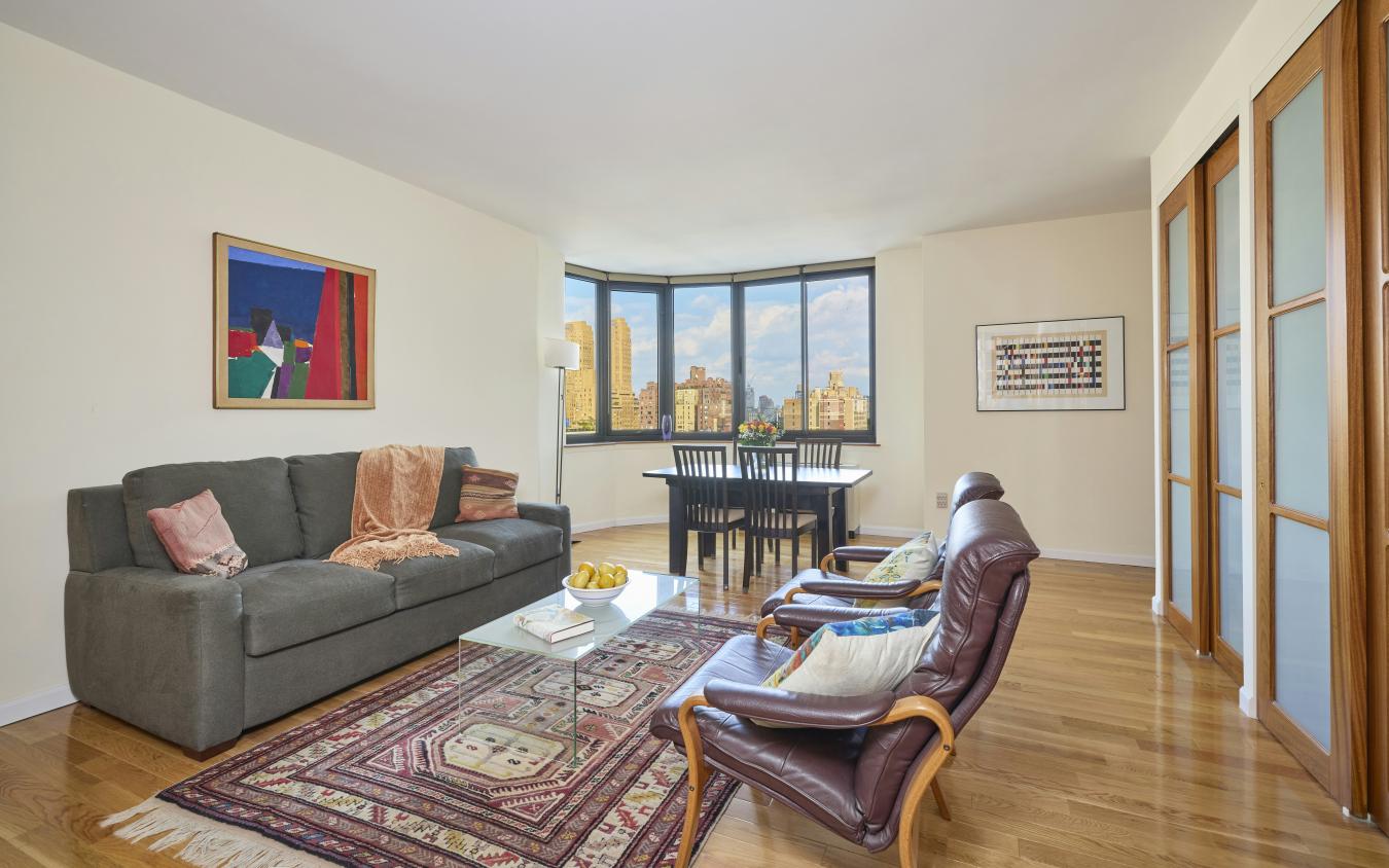 New York, New York, 10023, United States, 1 Bedroom Bedrooms, ,1 BathroomBathrooms,Residential,For Sale,1904072