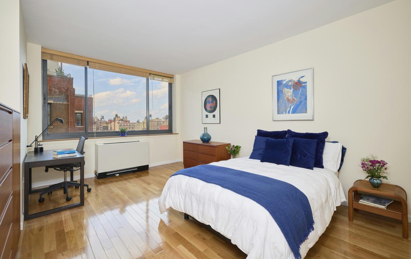 New York, New York, 10023, United States, 1 Bedroom Bedrooms, ,1 BathroomBathrooms,Residential,For Sale,1904072