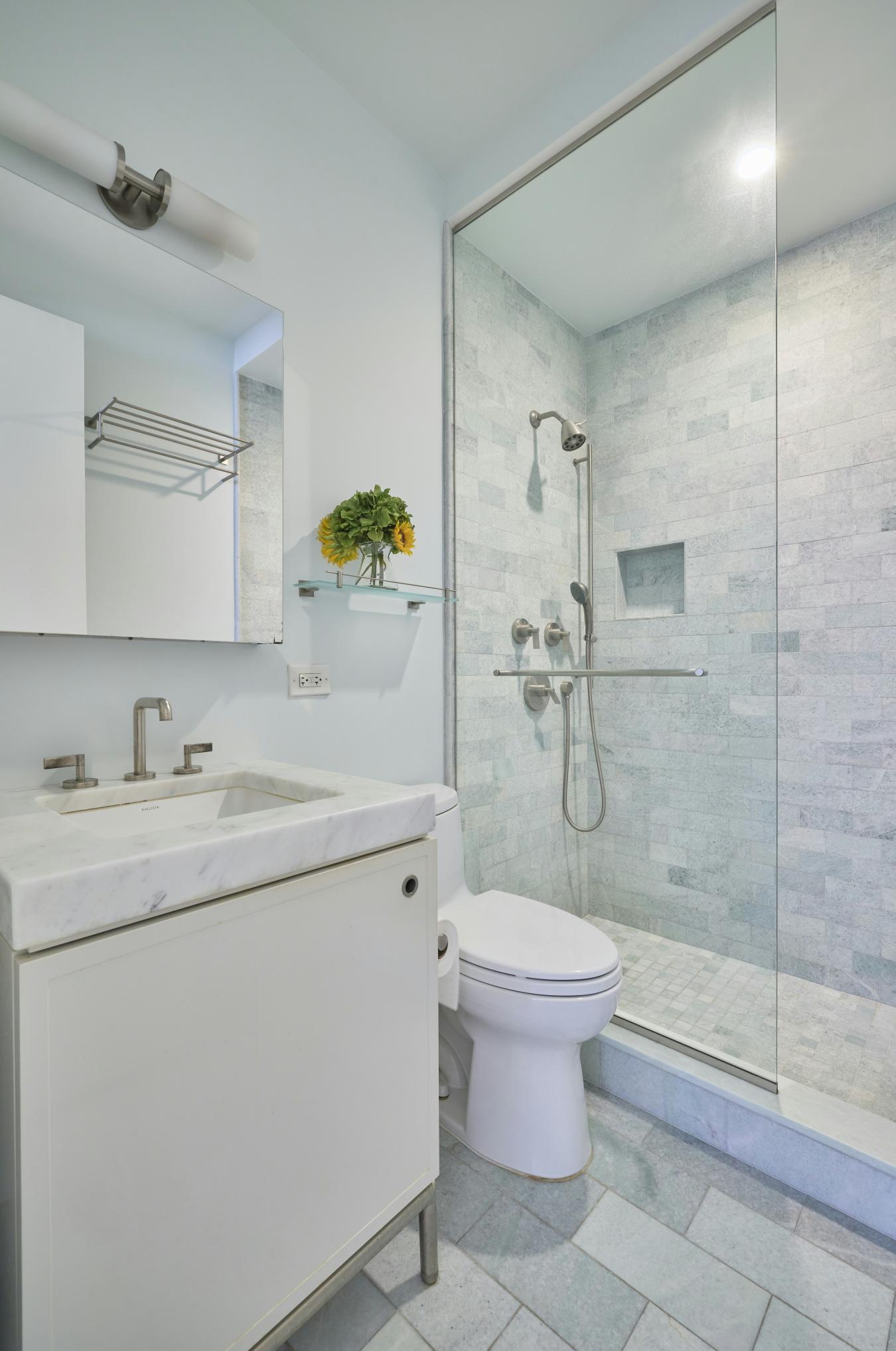 New York, New York, 10023, United States, 1 Bedroom Bedrooms, ,1 BathroomBathrooms,Residential,For Sale,1904072
