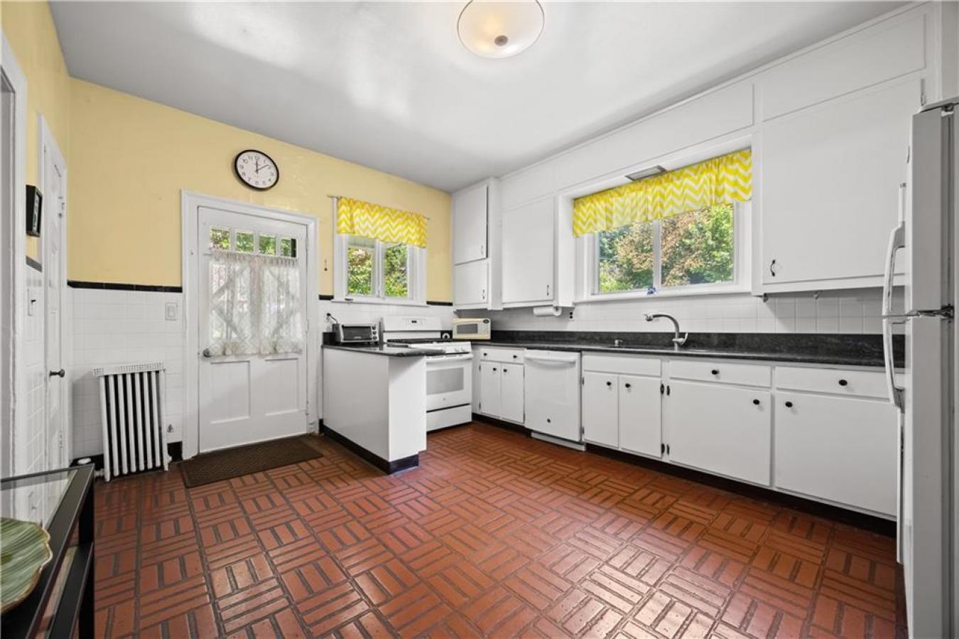 Staten Island, Richmond, 10304, United States, 5 Bedrooms Bedrooms, ,5 BathroomsBathrooms,Residential,For Sale,1904070