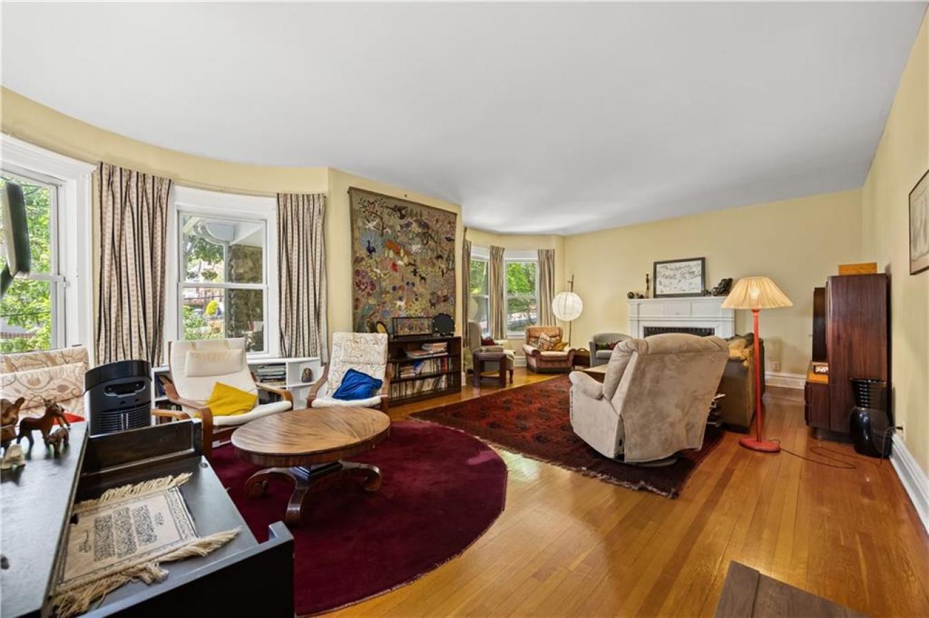 Staten Island, Richmond, 10304, United States, 5 Bedrooms Bedrooms, ,5 BathroomsBathrooms,Residential,For Sale,1904070