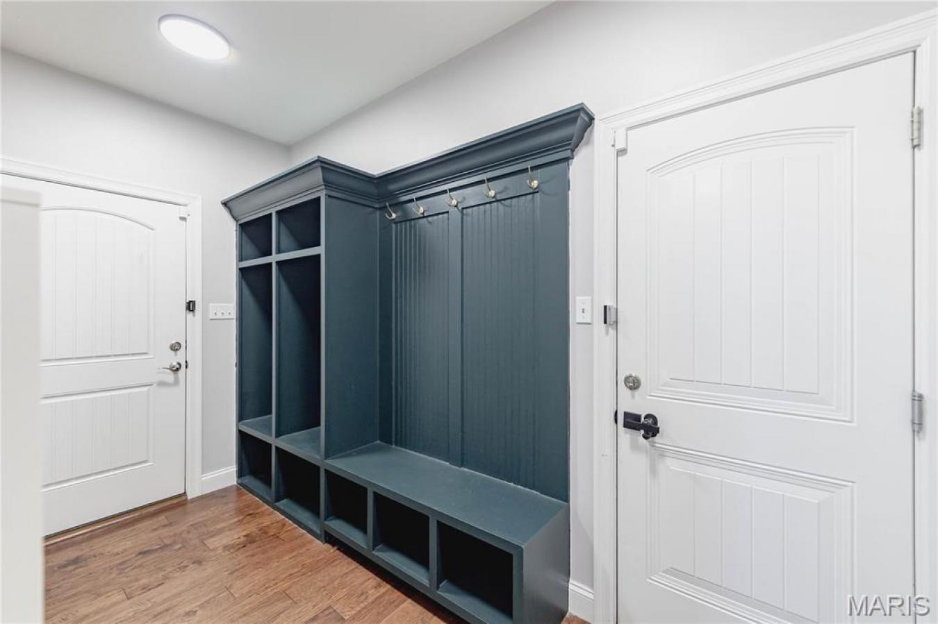 Chesterfield, St. Louis, 63005, United States, 6 Bedrooms Bedrooms, ,4 BathroomsBathrooms,Residential,For Sale,1904067