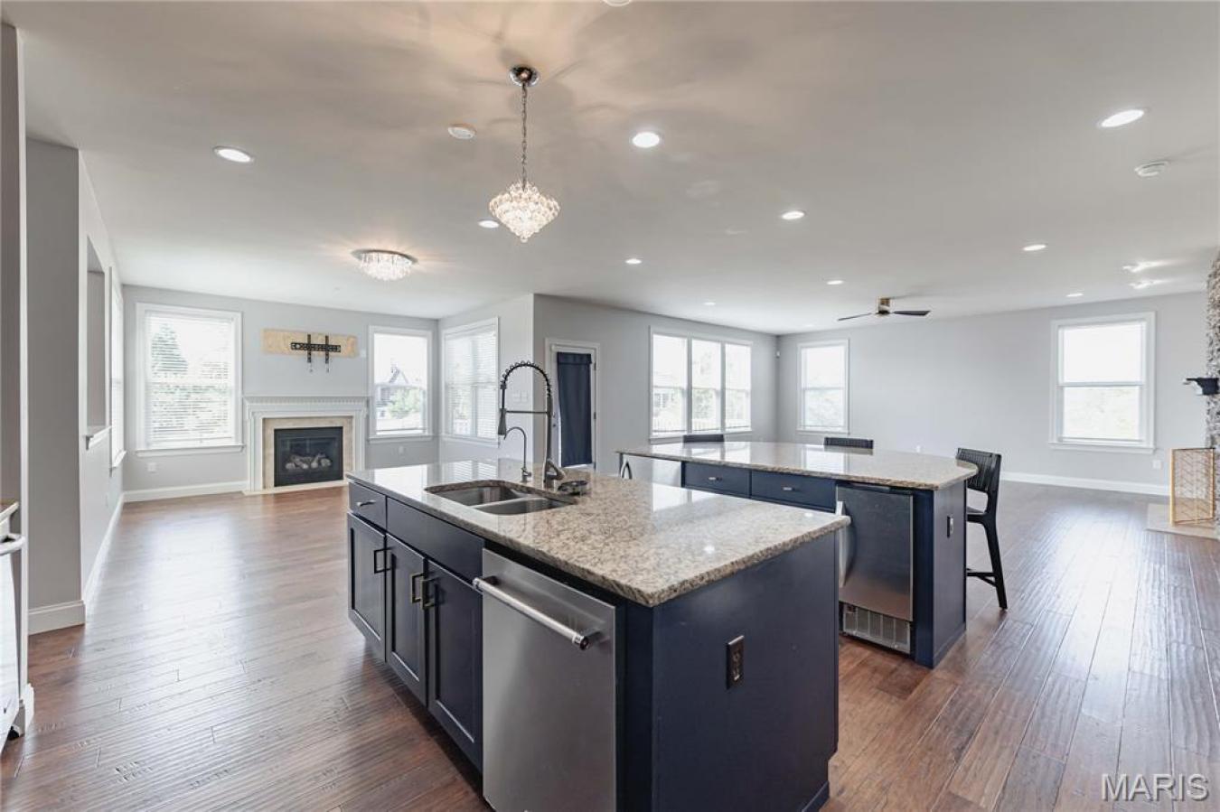 Chesterfield, St. Louis, 63005, United States, 6 Bedrooms Bedrooms, ,4 BathroomsBathrooms,Residential,For Sale,1904067