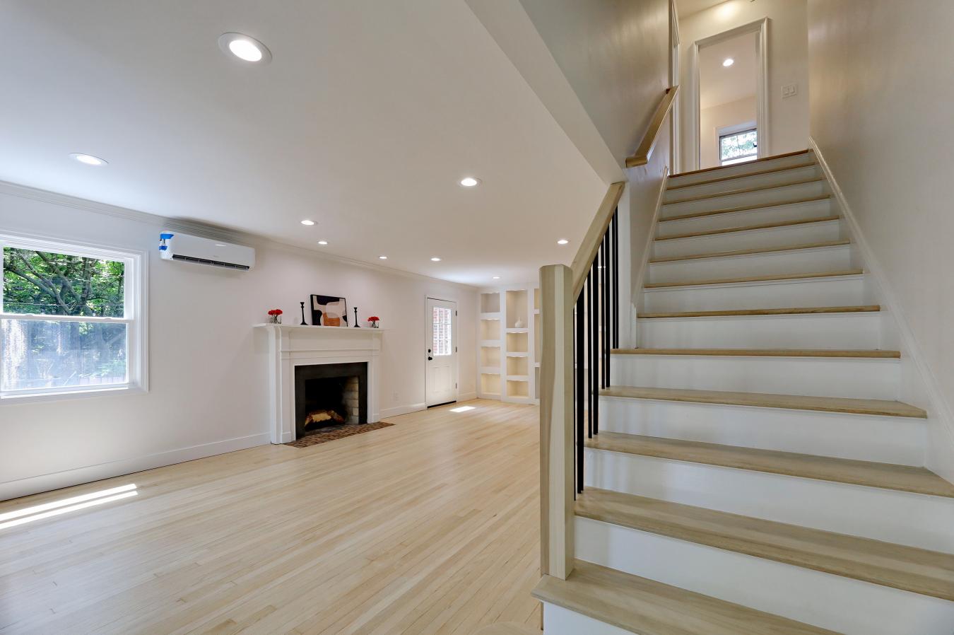 Englewood, Bergen, 07631, United States, 3 Bedrooms Bedrooms, ,3 BathroomsBathrooms,Residential,For Sale,1904063