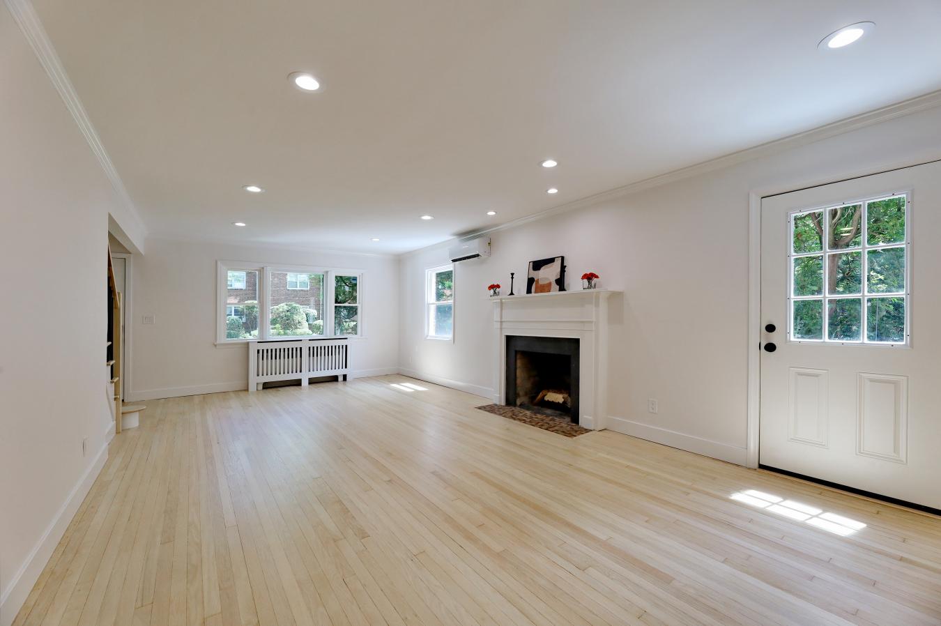 Englewood, Bergen, 07631, United States, 3 Bedrooms Bedrooms, ,3 BathroomsBathrooms,Residential,For Sale,1904063