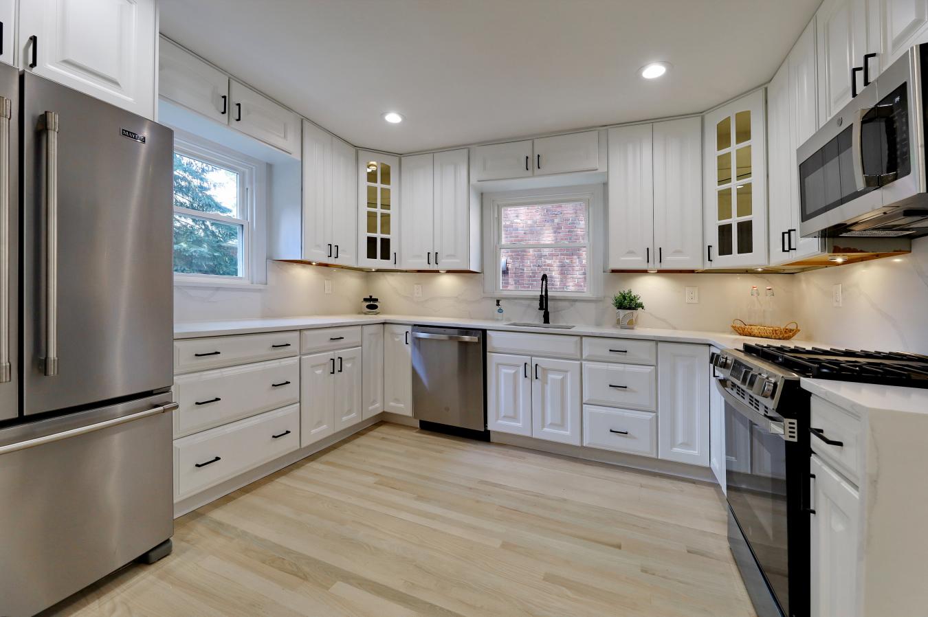 Englewood, Bergen, 07631, United States, 3 Bedrooms Bedrooms, ,3 BathroomsBathrooms,Residential,For Sale,1904063