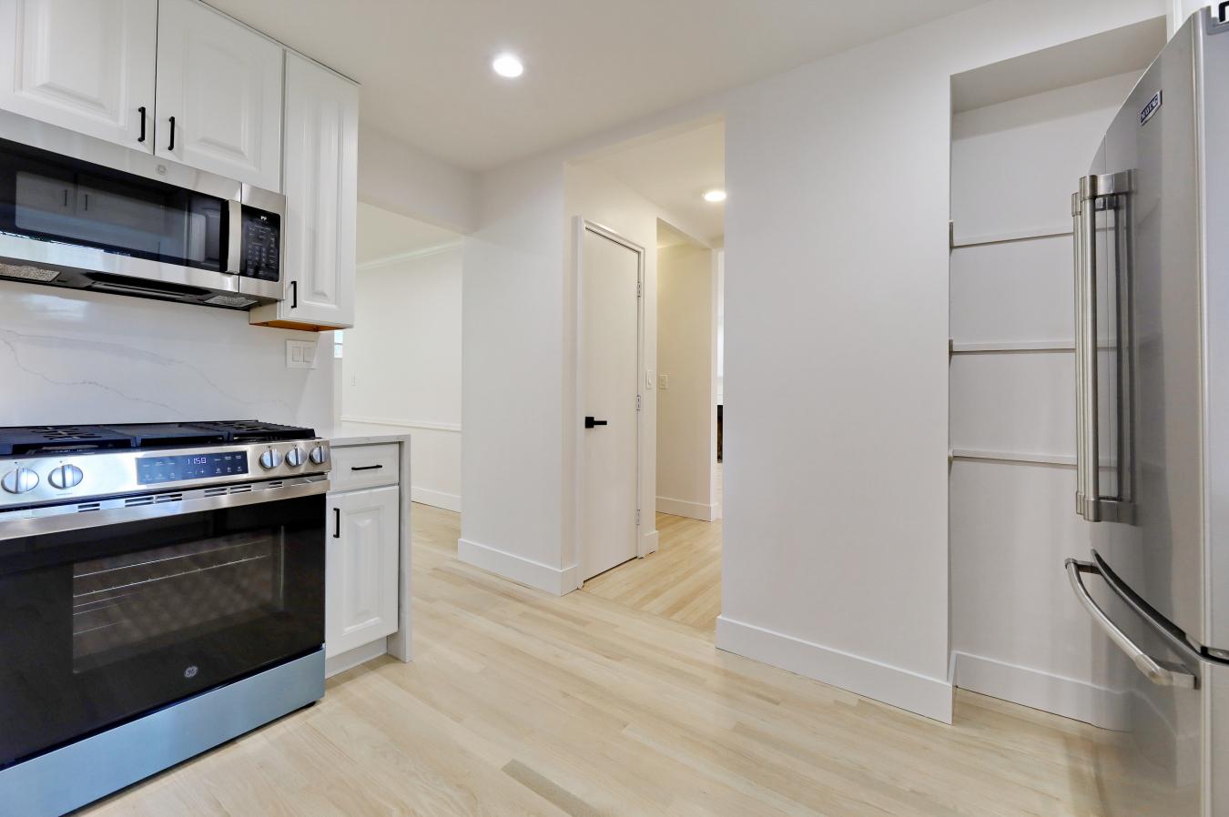 Englewood, Bergen, 07631, United States, 3 Bedrooms Bedrooms, ,3 BathroomsBathrooms,Residential,For Sale,1904063