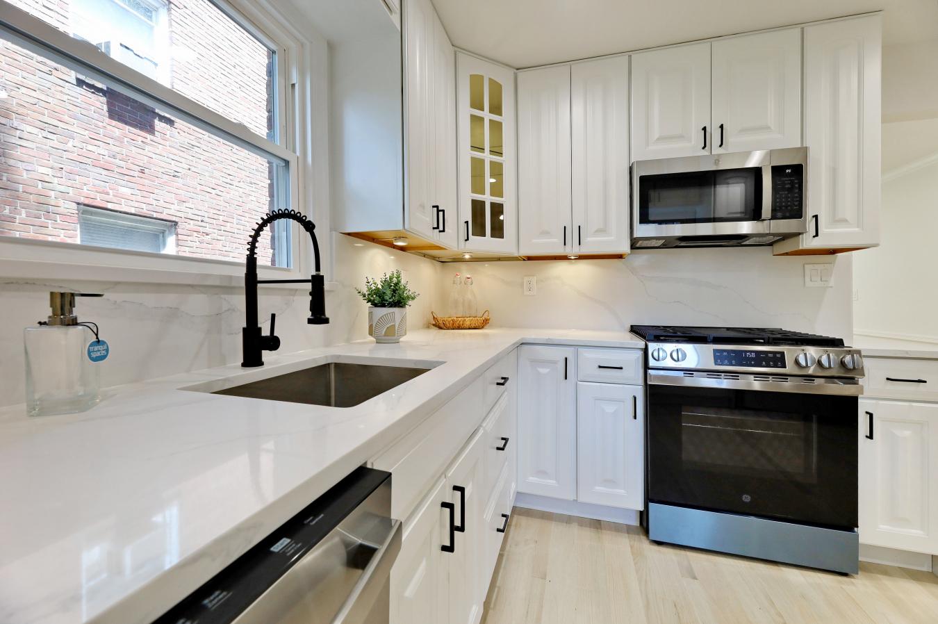 Englewood, Bergen, 07631, United States, 3 Bedrooms Bedrooms, ,3 BathroomsBathrooms,Residential,For Sale,1904063