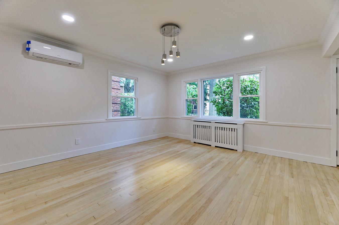 Englewood, Bergen, 07631, United States, 3 Bedrooms Bedrooms, ,3 BathroomsBathrooms,Residential,For Sale,1904063