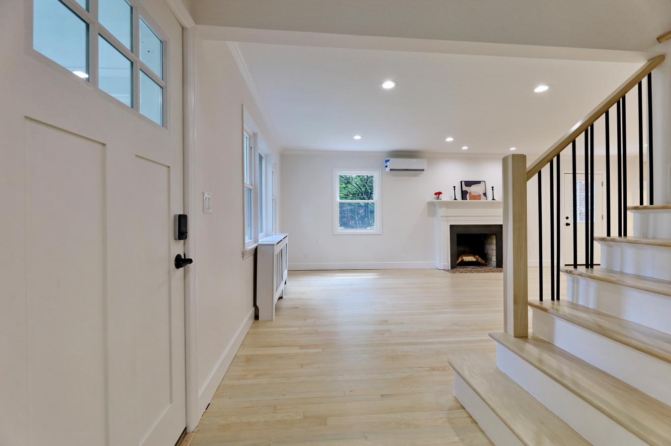 Englewood, Bergen, 07631, United States, 3 Bedrooms Bedrooms, ,3 BathroomsBathrooms,Residential,For Sale,1904063