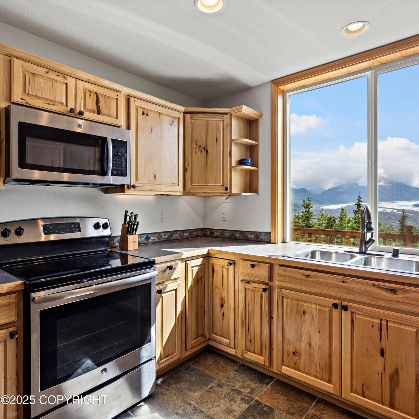 Glacier View, Alaska, 99674, United States, 3 Bedrooms Bedrooms, ,2 BathroomsBathrooms,Residential,For Sale,1904061