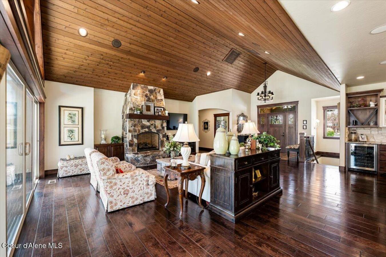 Hayden, Kootenai, 83835, United States, 5 Bedrooms Bedrooms, ,3 BathroomsBathrooms,Residential,For Sale,1904060