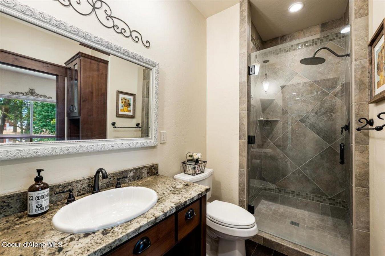 Hayden, Kootenai, 83835, United States, 5 Bedrooms Bedrooms, ,3 BathroomsBathrooms,Residential,For Sale,1904060