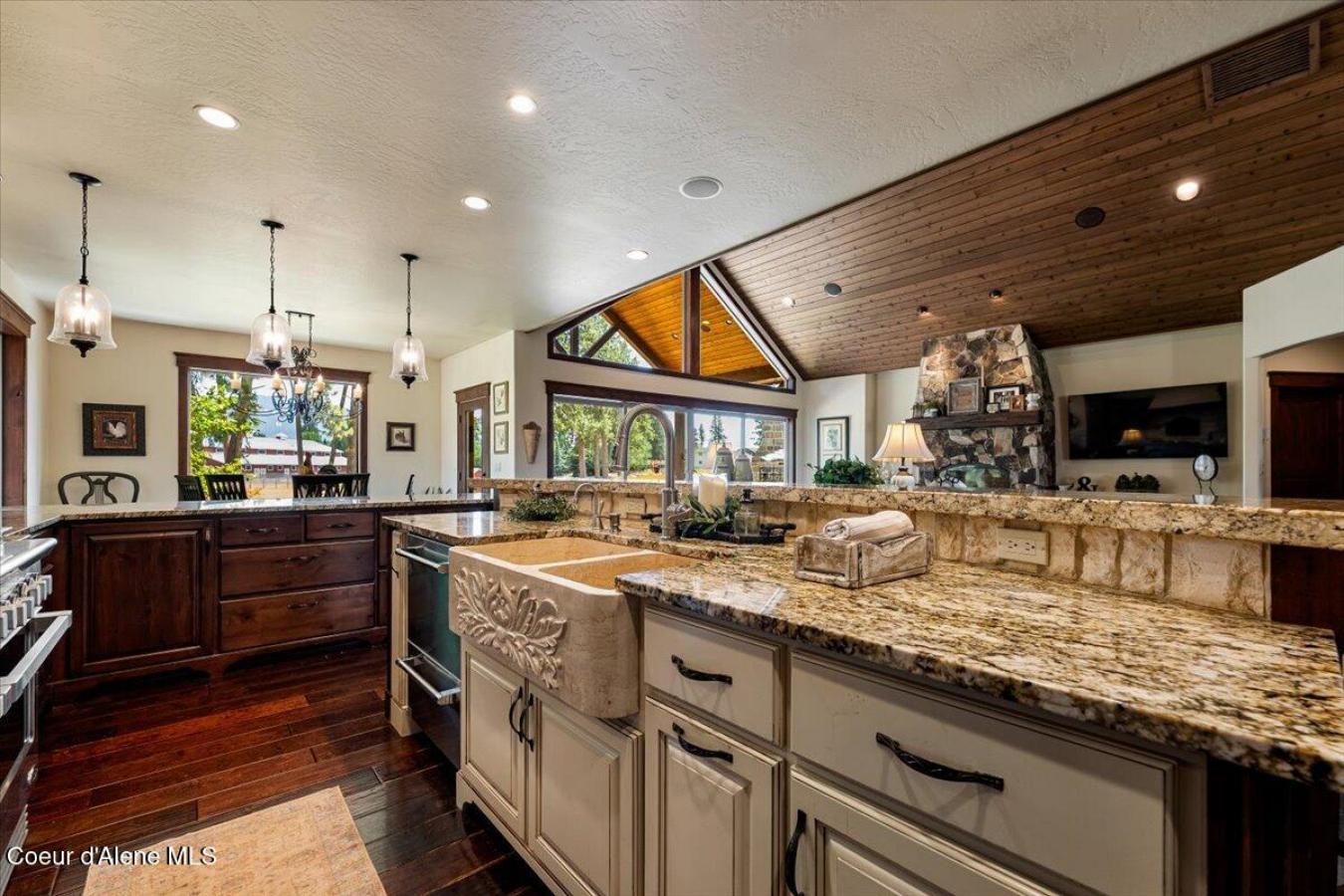 Hayden, Kootenai, 83835, United States, 5 Bedrooms Bedrooms, ,3 BathroomsBathrooms,Residential,For Sale,1904060