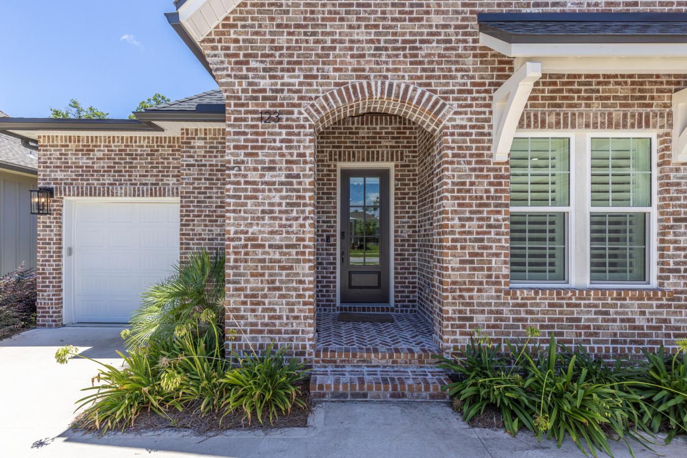 Niceville, Florida, 32578, United States, 5 Bedrooms Bedrooms, ,3 BathroomsBathrooms,Residential,For Sale,1904979