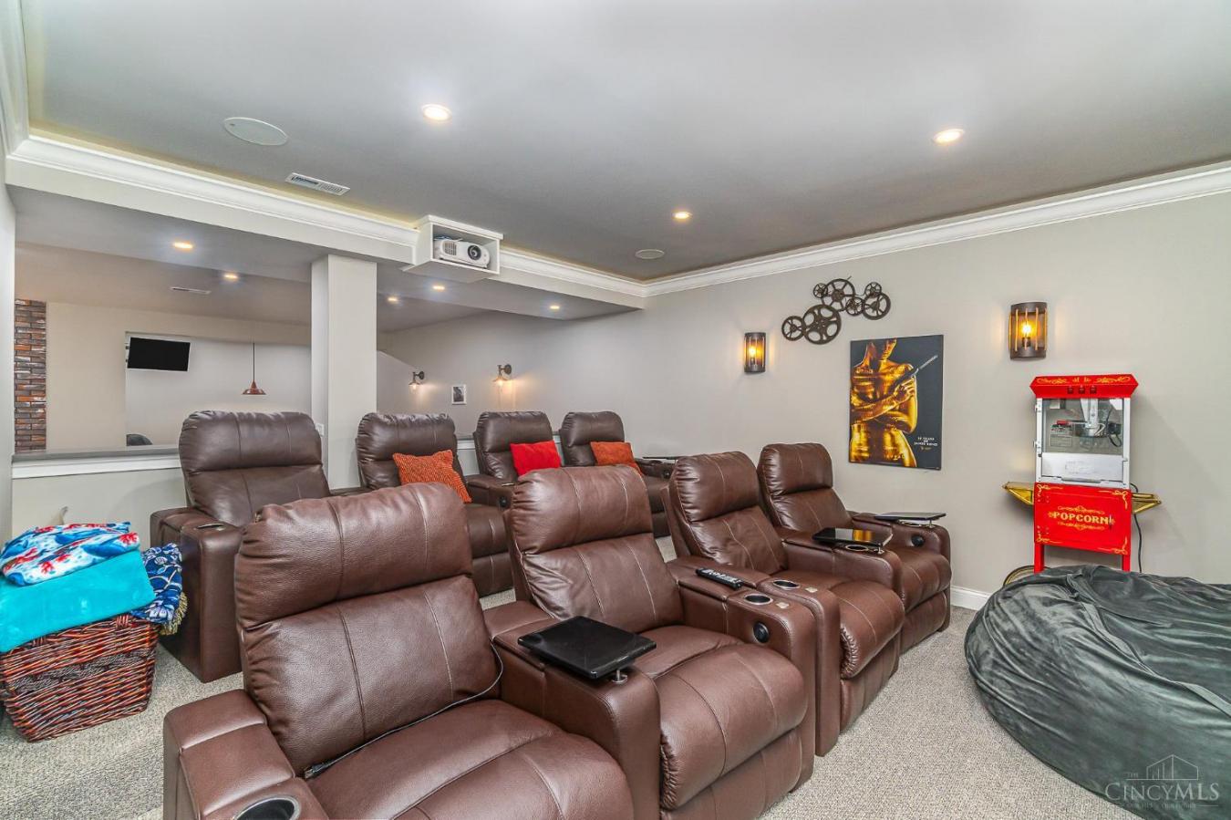 Deerfield Twp., Warren, 45040, United States, 6 Bedrooms Bedrooms, ,6 BathroomsBathrooms,Residential,For Sale,1904978