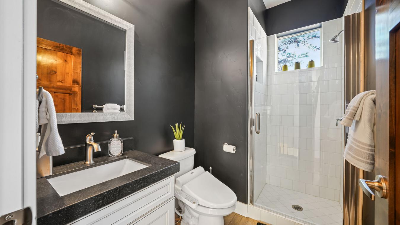 Park City, Utah, 84098, United States, 2 Bedrooms Bedrooms, ,3 BathroomsBathrooms,Residential,For Sale,1904975
