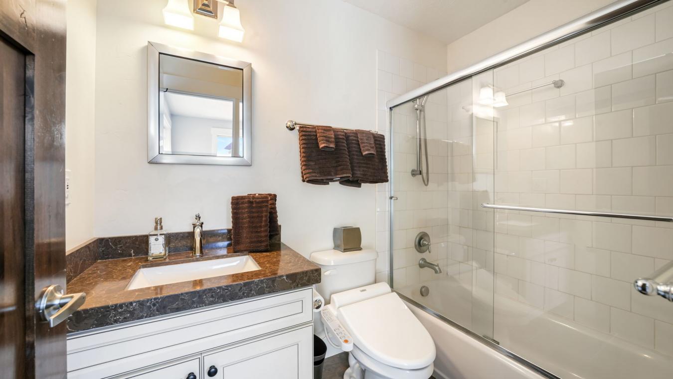 Park City, Utah, 84098, United States, 2 Bedrooms Bedrooms, ,3 BathroomsBathrooms,Residential,For Sale,1904975